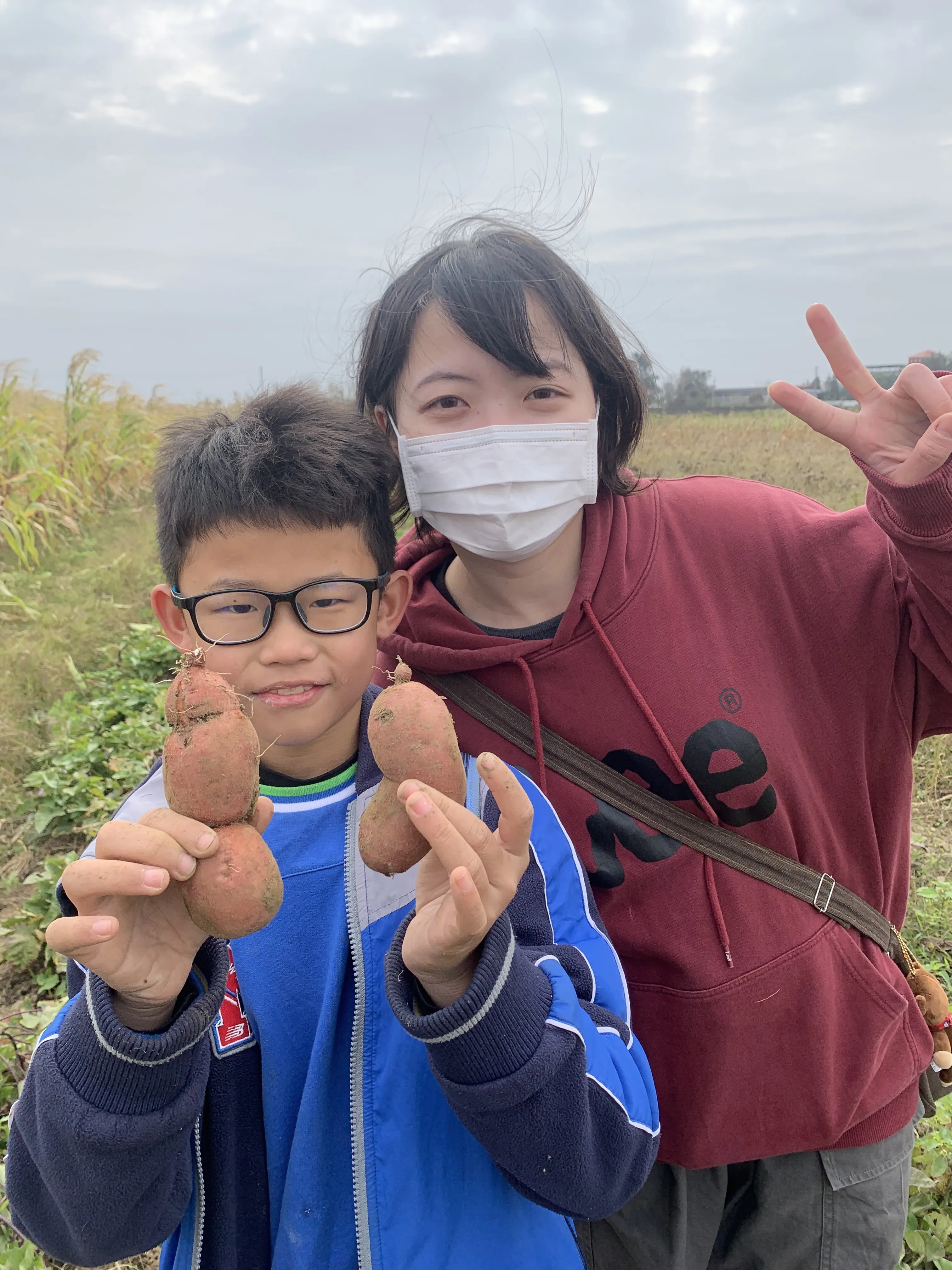 小宇在東石體驗農業